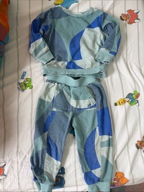 Young Days Light Blue Geometric Crewneck Sweatshirt and Sweatpants set 3T